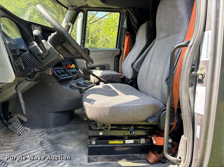 image for item DU1270 2016 International ProStar Plus semi truck