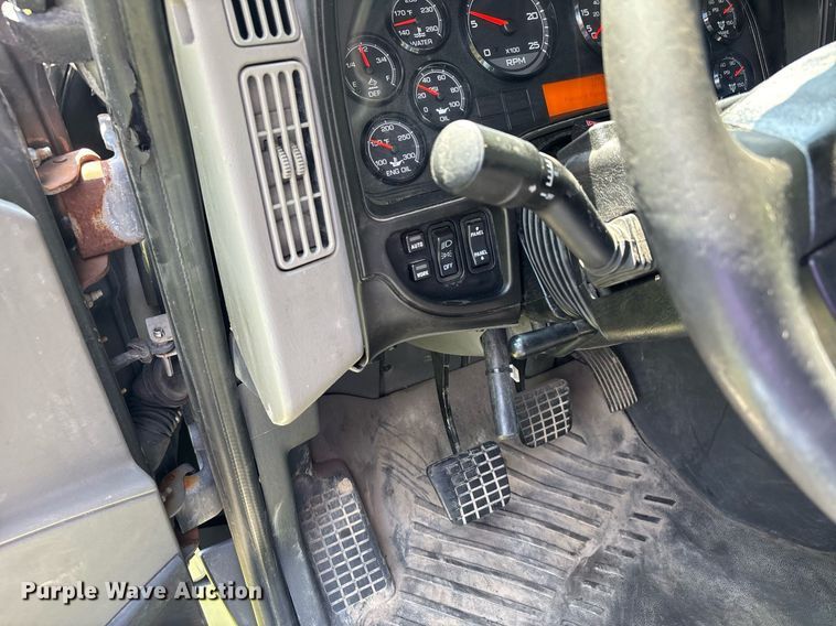 image for item DU1270 2016 International ProStar Plus semi truck