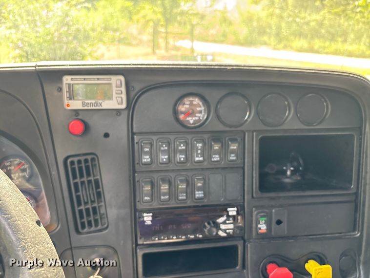 image for item DU1270 2016 International ProStar Plus semi truck