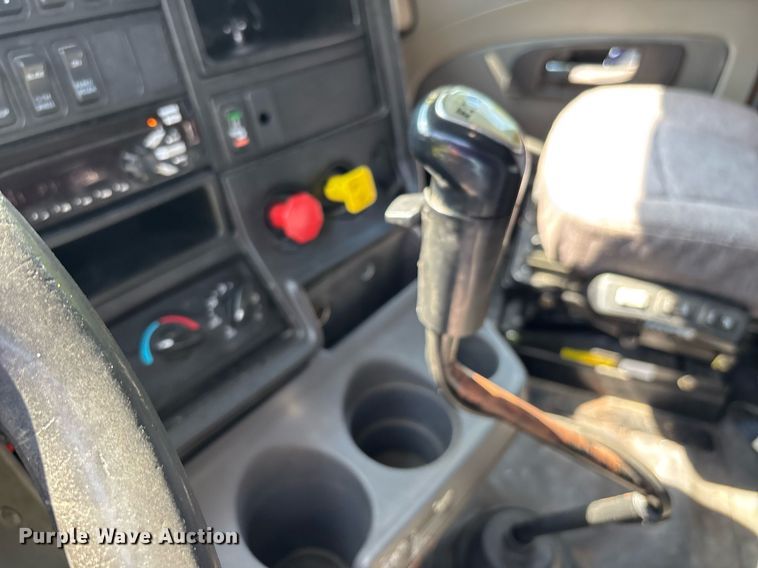 image for item DU1270 2016 International ProStar Plus semi truck