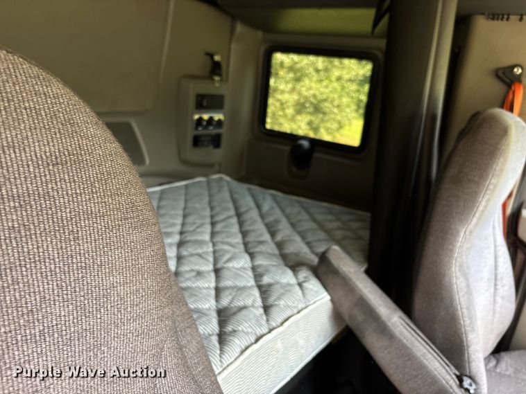 image for item DU1270 2016 International ProStar Plus semi truck