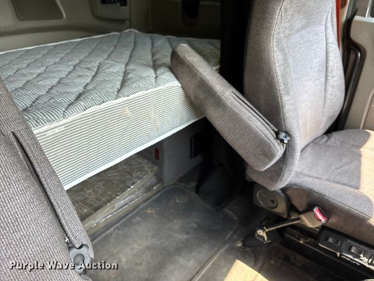 image for item DU1270 2016 International ProStar Plus semi truck