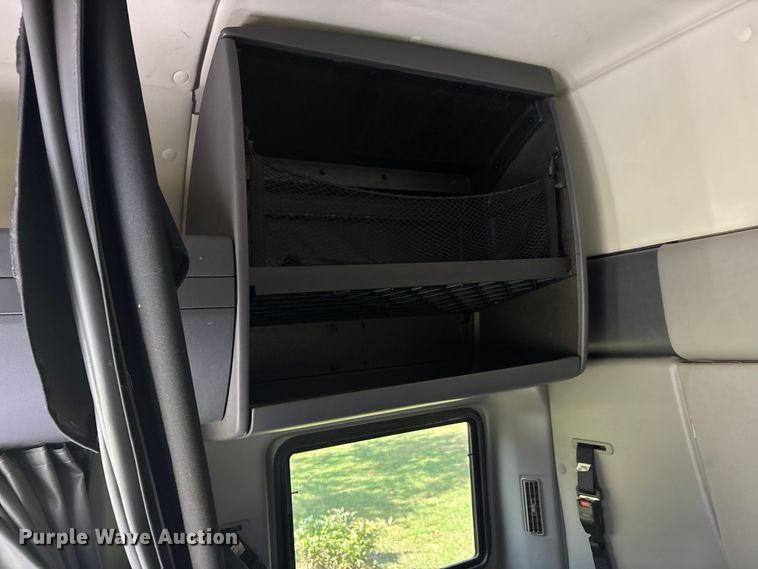 image for item DU1270 2016 International ProStar Plus semi truck