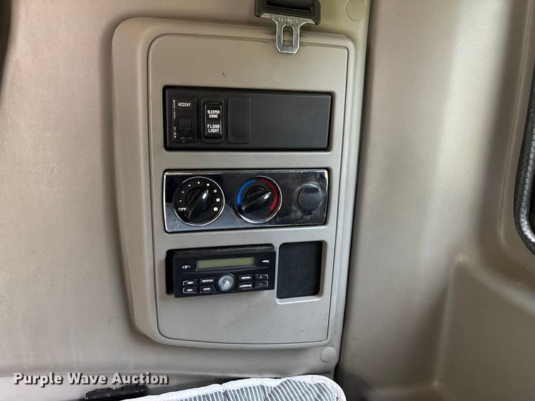 image for item DU1270 2016 International ProStar Plus semi truck