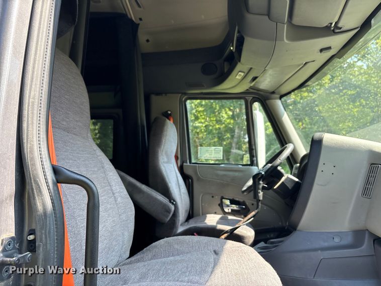 image for item DU1270 2016 International ProStar Plus semi truck