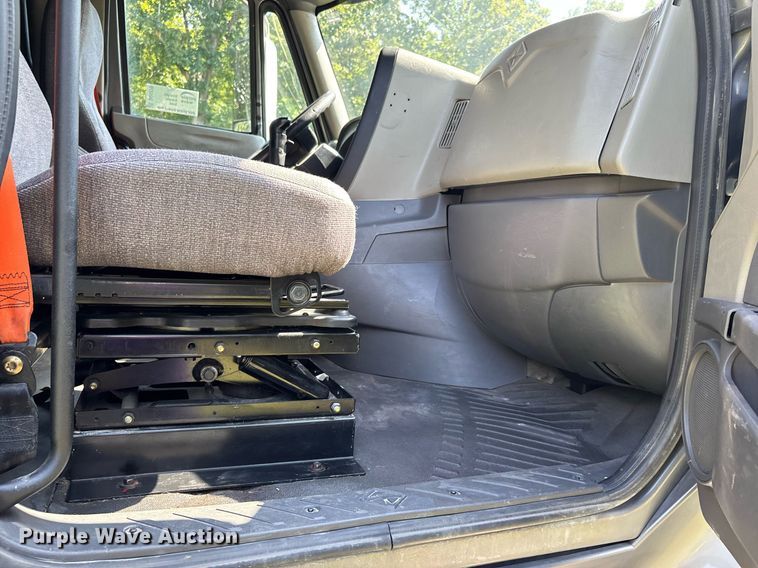 image for item DU1270 2016 International ProStar Plus semi truck