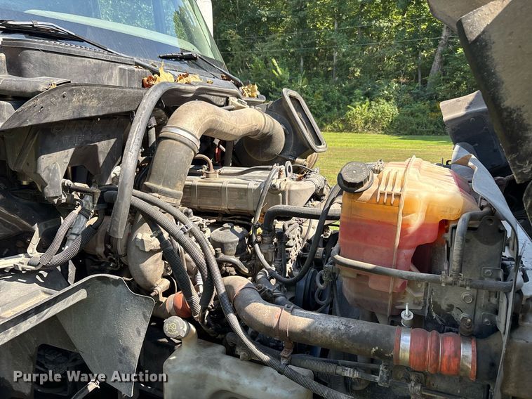 image for item DU1270 2016 International ProStar Plus semi truck