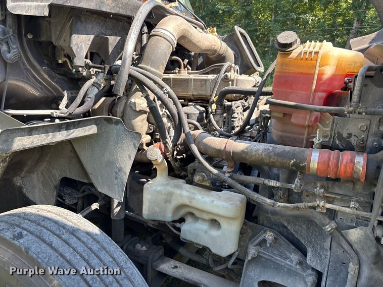 image for item DU1270 2016 International ProStar Plus semi truck