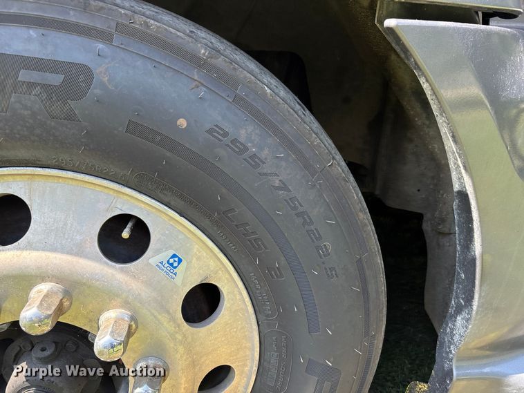 image for item DU1270 2016 International ProStar Plus semi truck