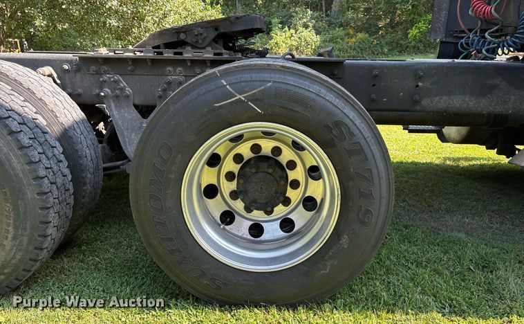 image for item DU1270 2016 International ProStar Plus semi truck