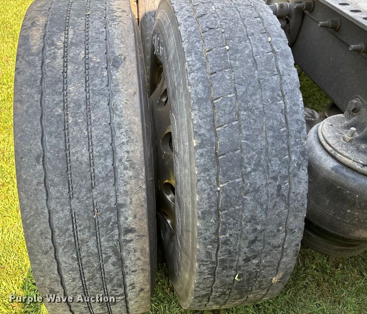 image for item DU1270 2016 International ProStar Plus semi truck