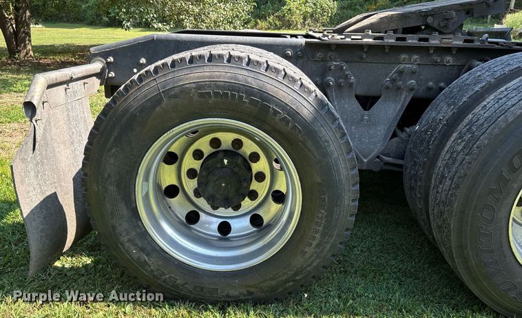 image for item DU1270 2016 International ProStar Plus semi truck