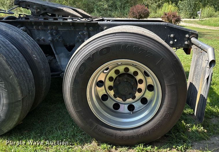 image for item DU1270 2016 International ProStar Plus semi truck