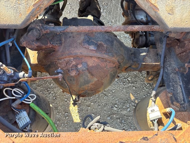 image for item DW3493 2012 Freightliner Cascadia semi truck