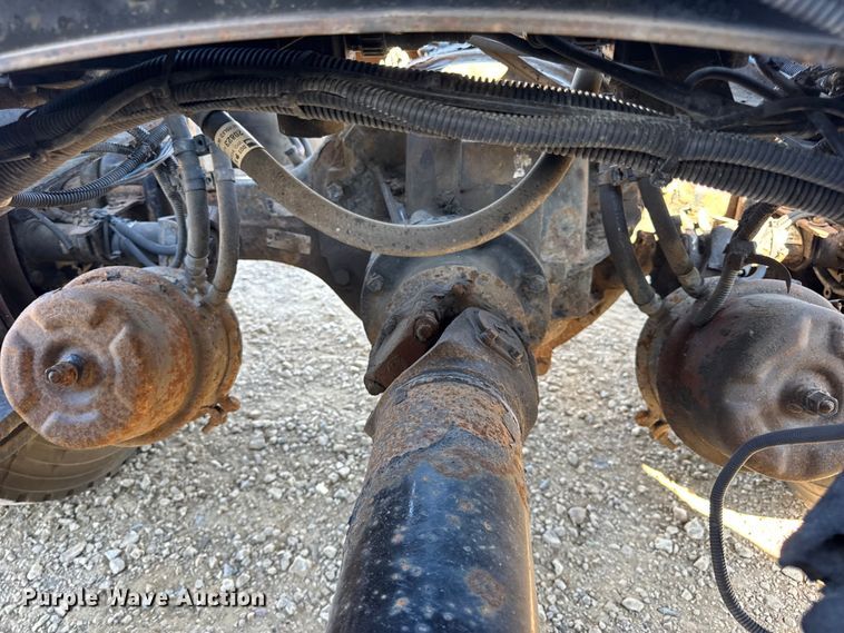 image for item DW3493 2012 Freightliner Cascadia semi truck