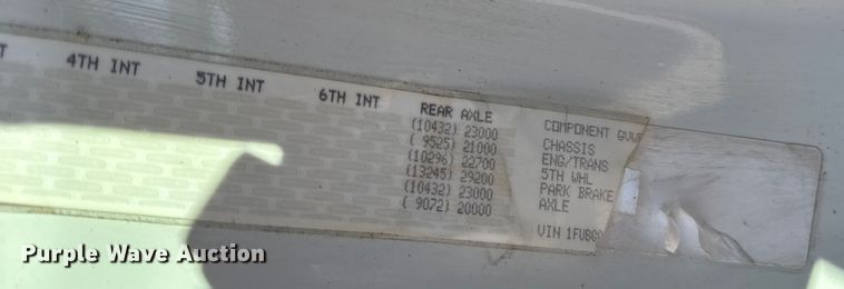 image for item DW3493 2012 Freightliner Cascadia semi truck