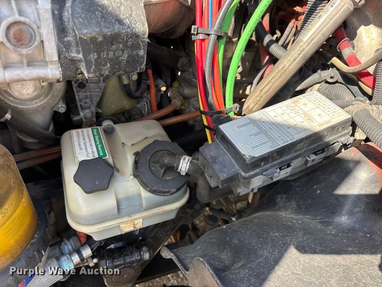 image for item DW3493 2012 Freightliner Cascadia semi truck