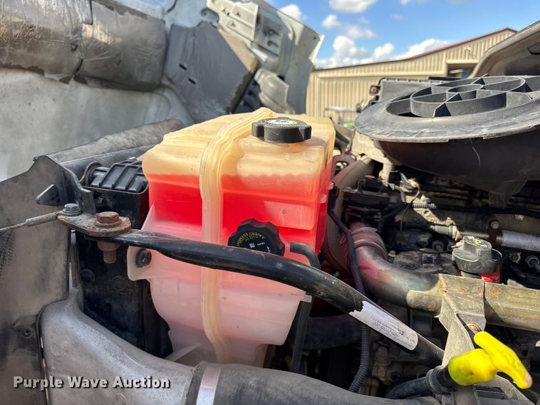 image for item DW3493 2012 Freightliner Cascadia semi truck