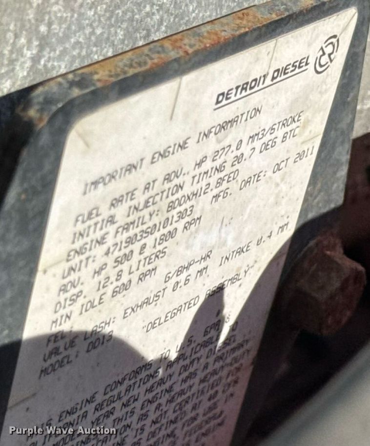 image for item DW3493 2012 Freightliner Cascadia semi truck