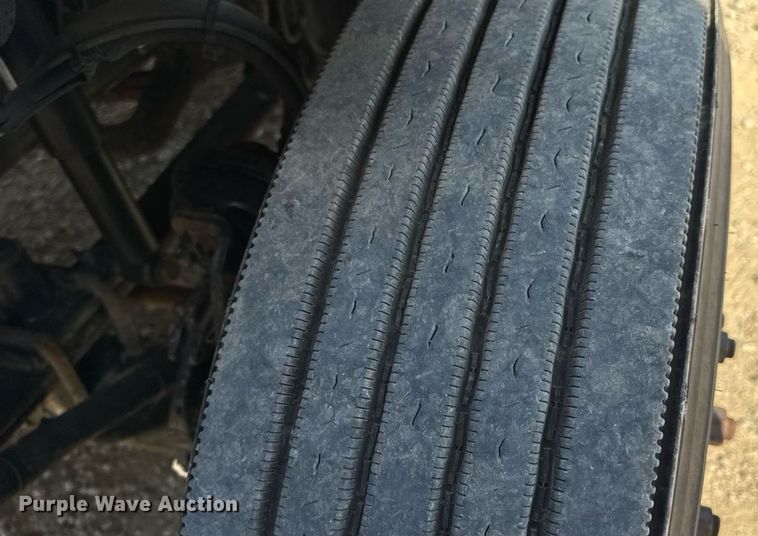 image for item DW3493 2012 Freightliner Cascadia semi truck