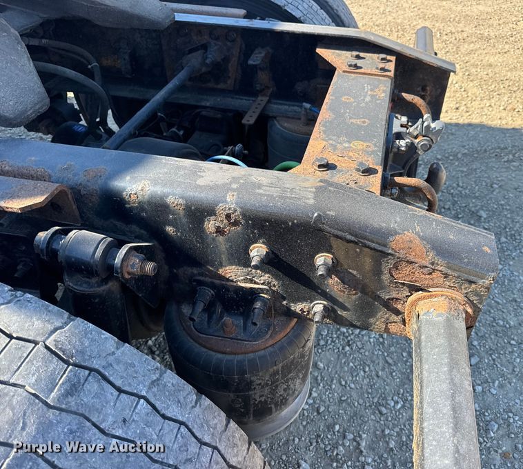 image for item DW3494 2017 Freightliner Cascadia semi truck