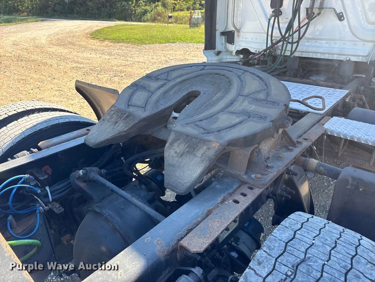 image for item DW3494 2017 Freightliner Cascadia semi truck