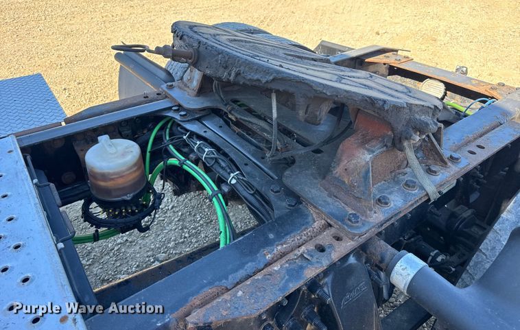 image for item DW3494 2017 Freightliner Cascadia semi truck