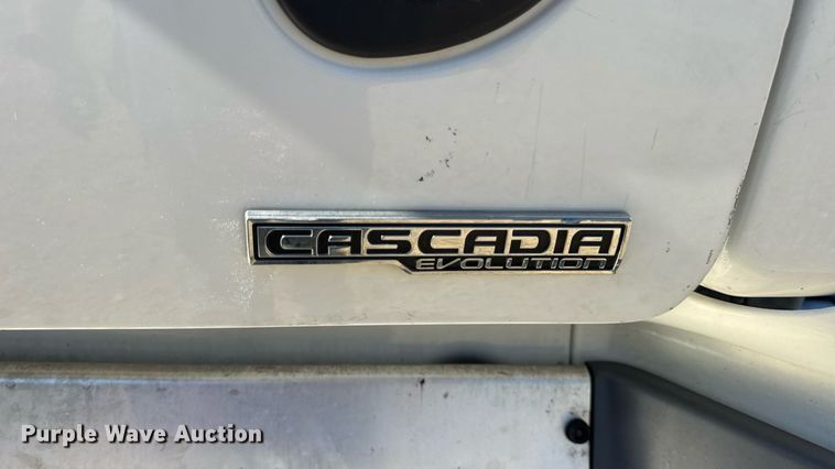 image for item DW3494 2017 Freightliner Cascadia semi truck