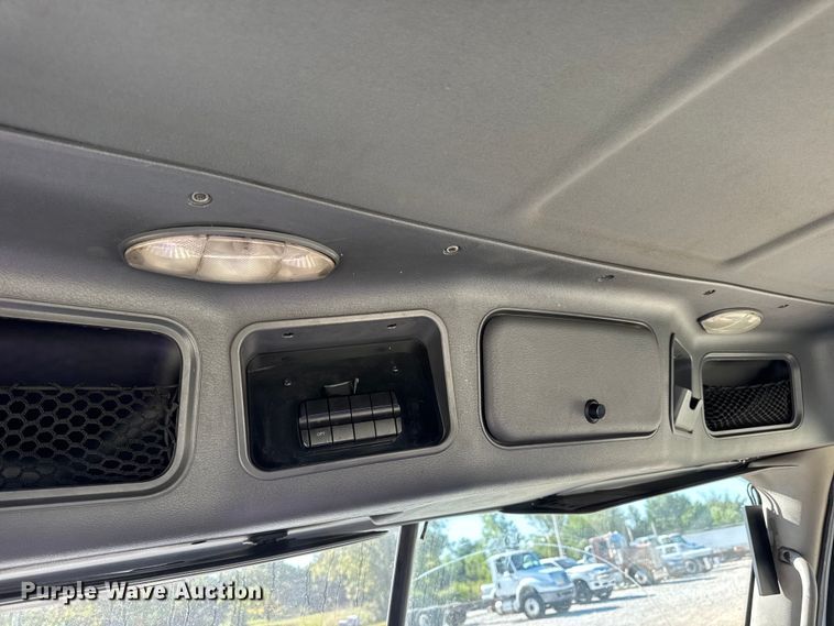 image for item DW3494 2017 Freightliner Cascadia semi truck