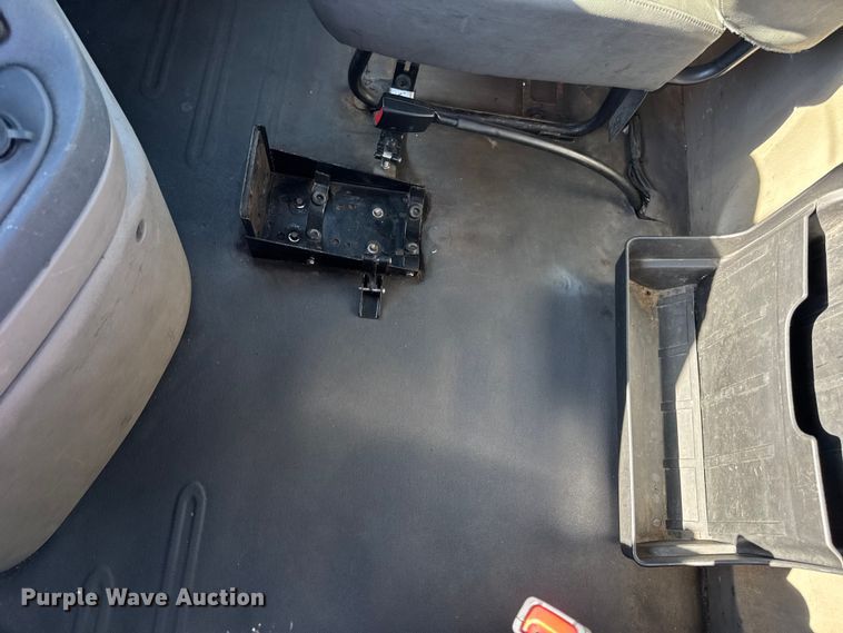 image for item DW3494 2017 Freightliner Cascadia semi truck