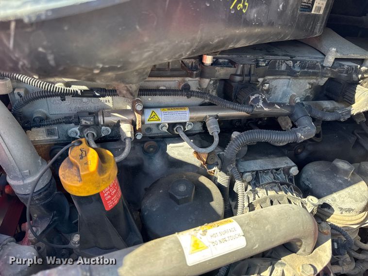 image for item DW3494 2017 Freightliner Cascadia semi truck