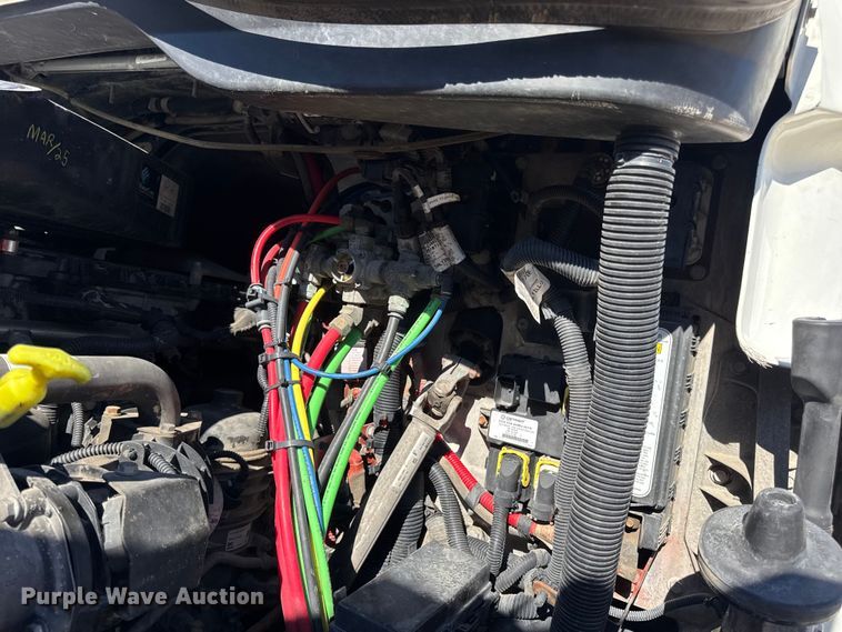 image for item DW3494 2017 Freightliner Cascadia semi truck