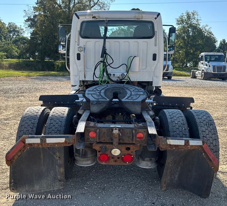 image for item DW3496 2015 Freightliner Business Class M2 semi truck