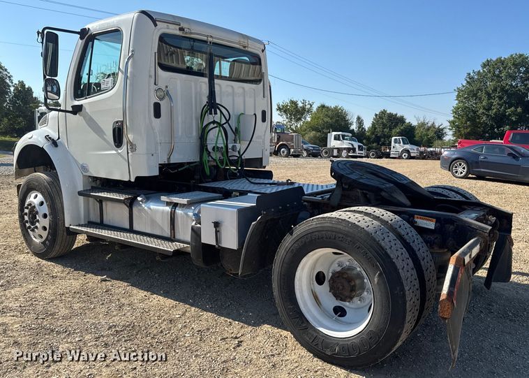 image for item DW3496 2015 Freightliner Business Class M2 semi truck