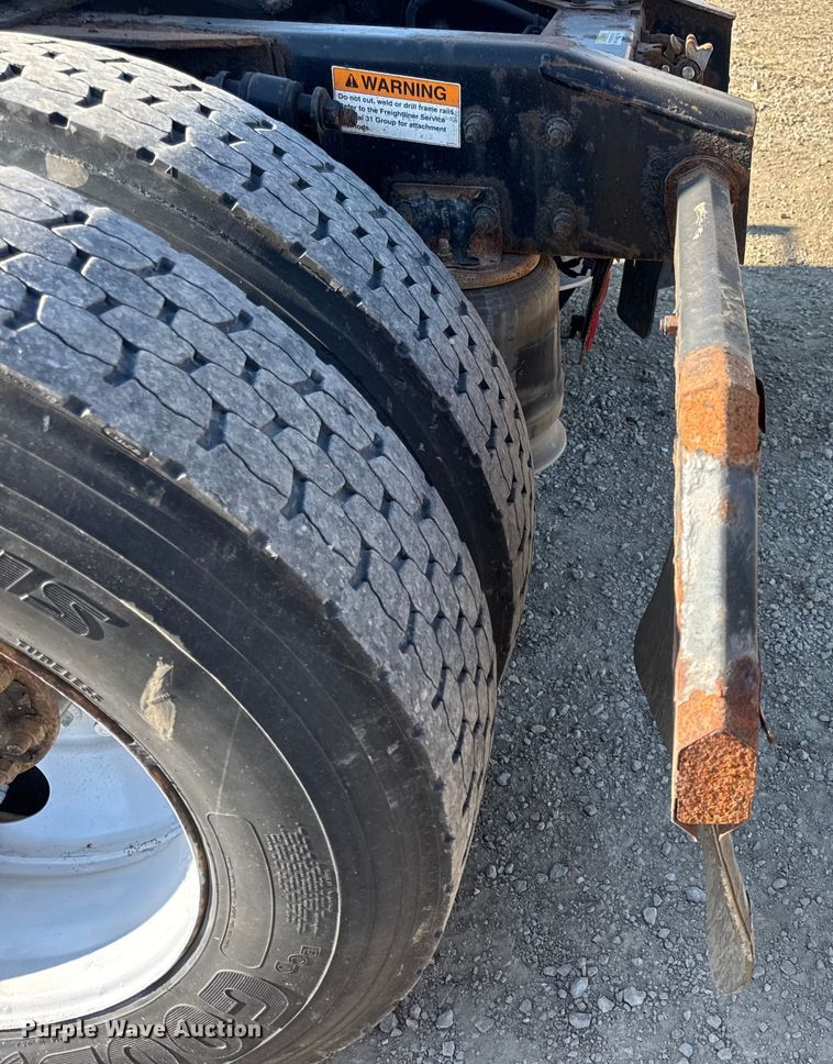 image for item DW3496 2015 Freightliner Business Class M2 semi truck