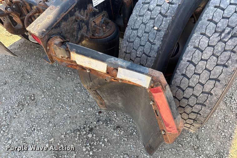 image for item DW3496 2015 Freightliner Business Class M2 semi truck