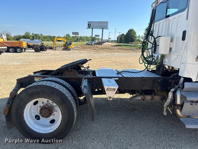 image for item DW3496 2015 Freightliner Business Class M2 semi truck