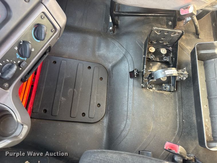 image for item DW3496 2015 Freightliner Business Class M2 semi truck