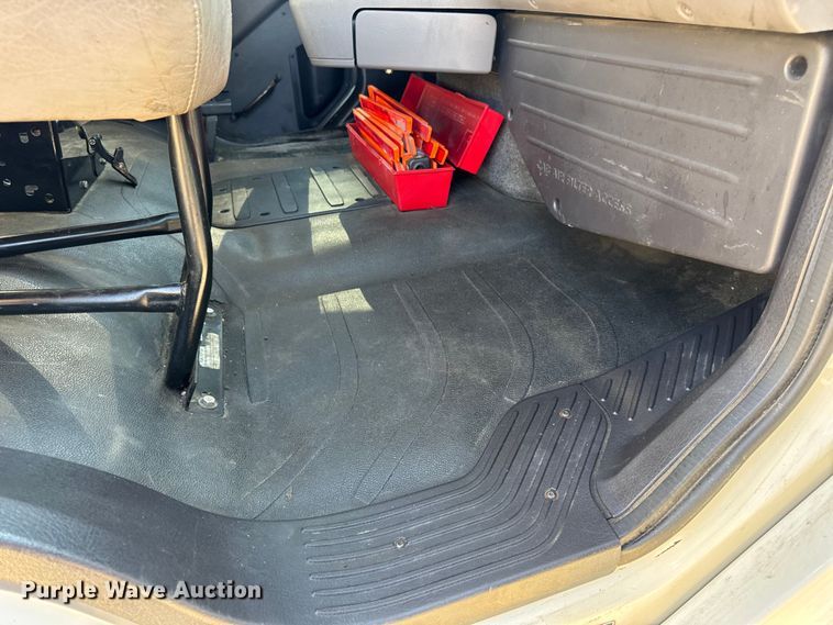 image for item DW3496 2015 Freightliner Business Class M2 semi truck