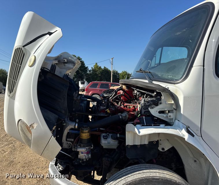 image for item DW3496 2015 Freightliner Business Class M2 semi truck