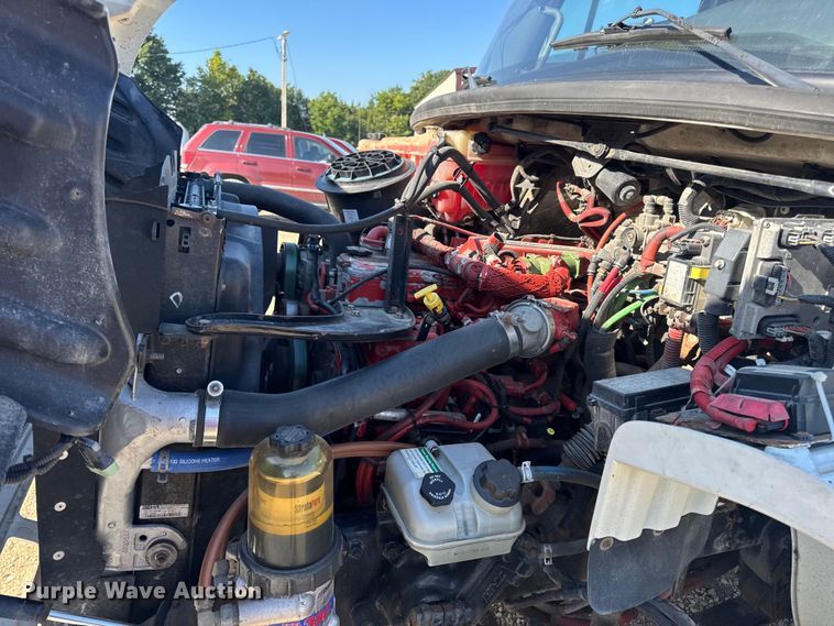 image for item DW3496 2015 Freightliner Business Class M2 semi truck