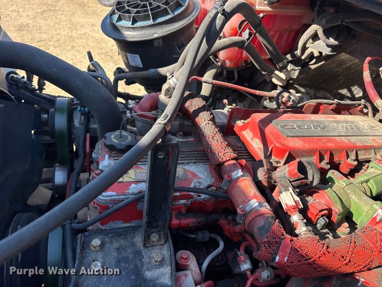 image for item DW3496 2015 Freightliner Business Class M2 semi truck