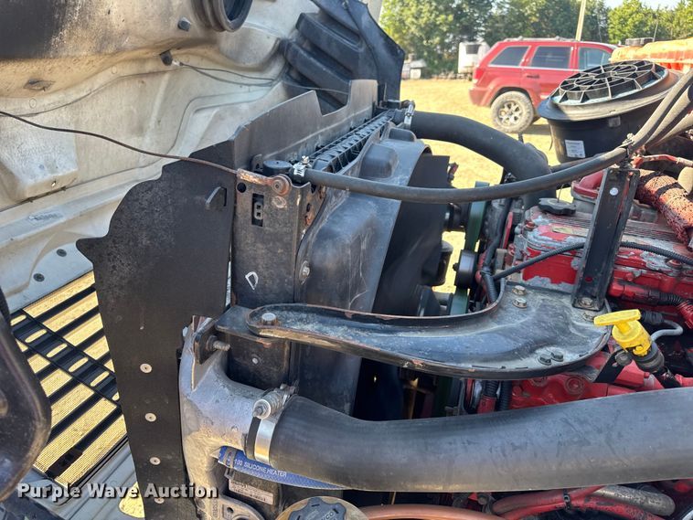 image for item DW3496 2015 Freightliner Business Class M2 semi truck