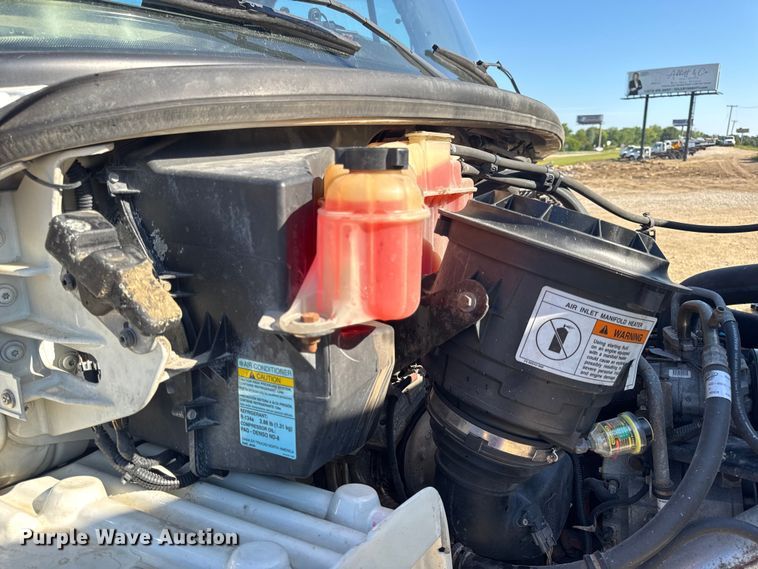 image for item DW3496 2015 Freightliner Business Class M2 semi truck