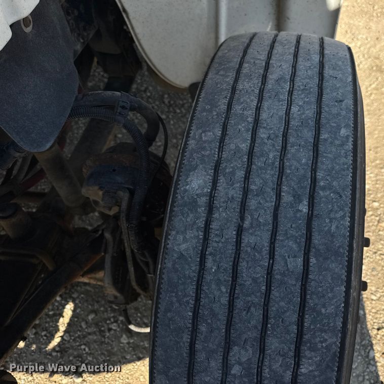 image for item DW3496 2015 Freightliner Business Class M2 semi truck