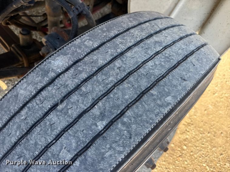 image for item DW3496 2015 Freightliner Business Class M2 semi truck