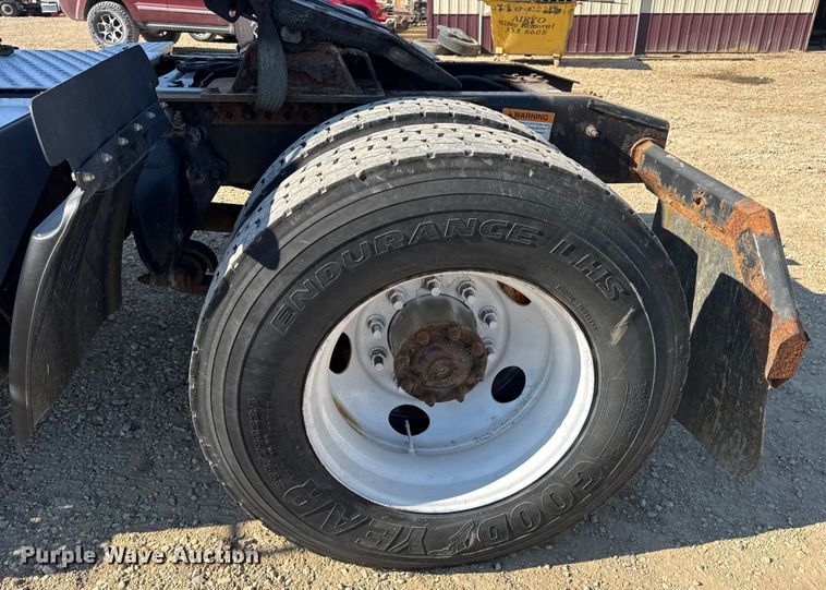 image for item DW3496 2015 Freightliner Business Class M2 semi truck