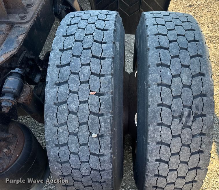 image for item DW3496 2015 Freightliner Business Class M2 semi truck