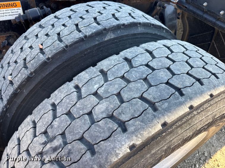 image for item DW3496 2015 Freightliner Business Class M2 semi truck