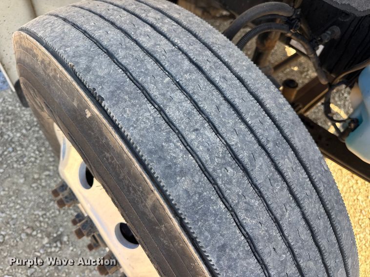 image for item DW3496 2015 Freightliner Business Class M2 semi truck